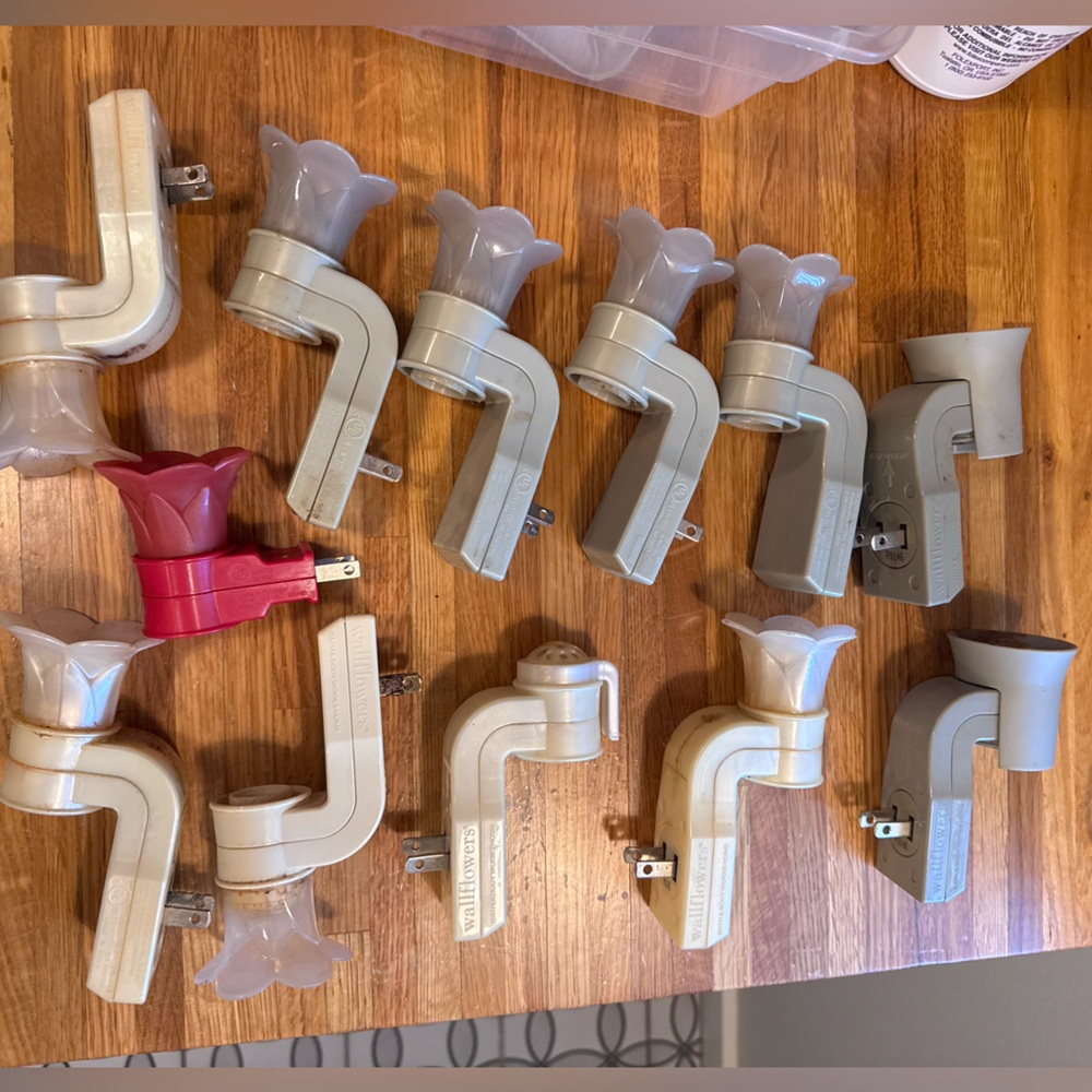 WALLFLOWER PLUG INS 12. Price is for all of them! Bath & Body Works